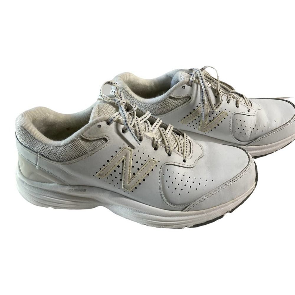 New Balance 411Walking Shoe size 8